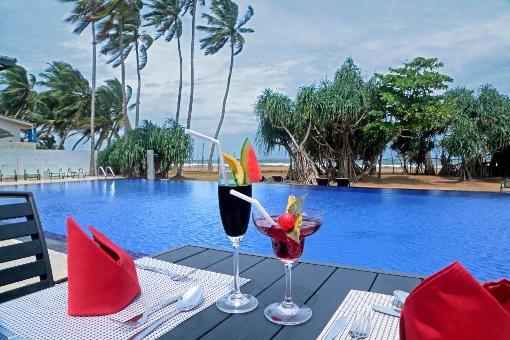 Coco Royal Beach Resort Kalutara Esterno foto
