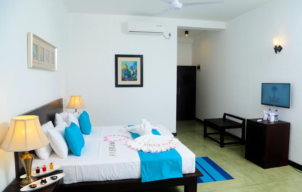 Coco Royal Beach Resort Kalutara Esterno foto
