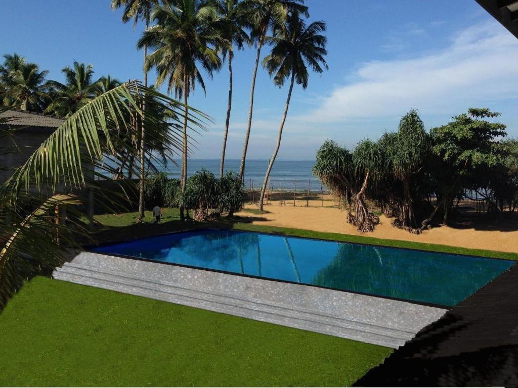 Coco Royal Beach Resort Kalutara Esterno foto