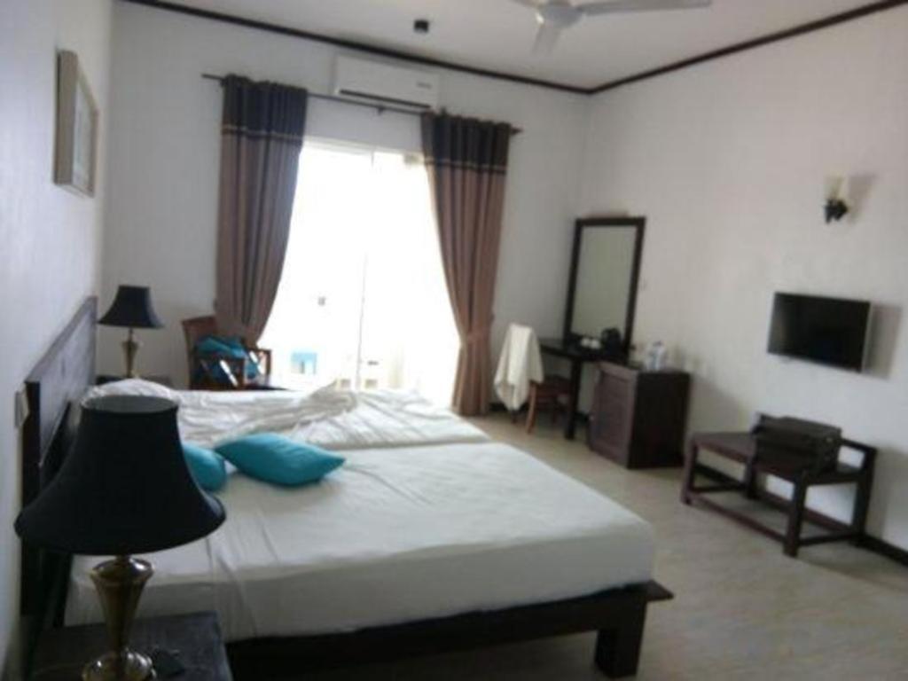 Coco Royal Beach Resort Kalutara Esterno foto