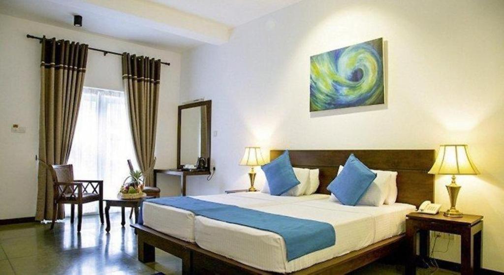 Coco Royal Beach Resort Kalutara Esterno foto