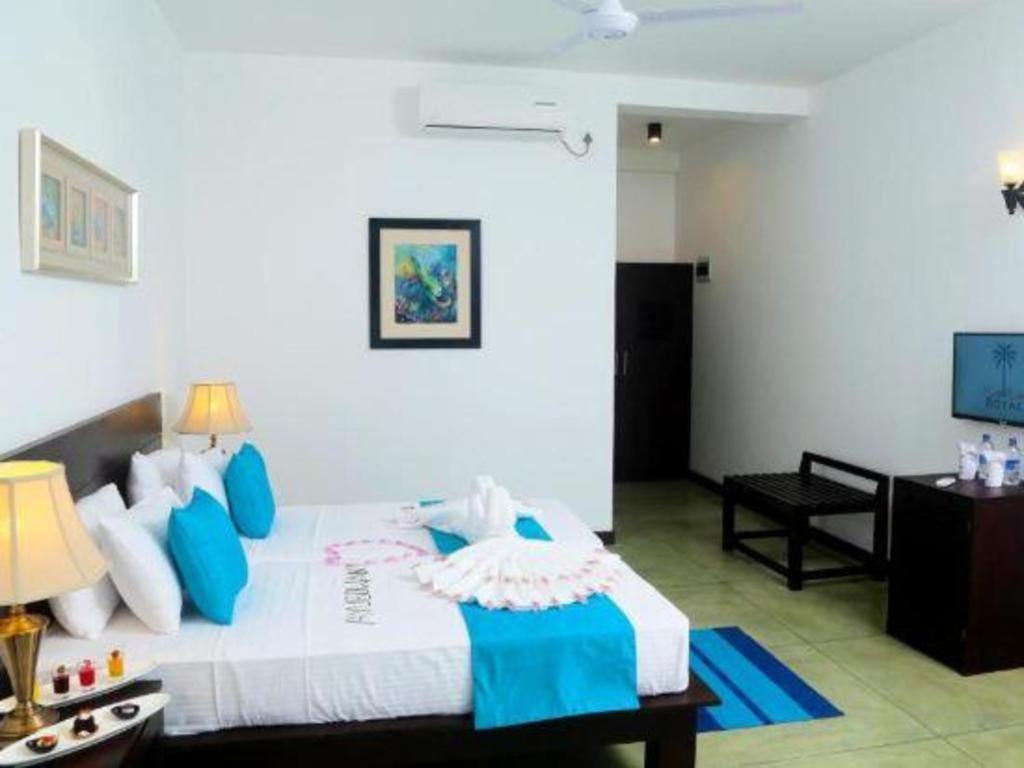 Coco Royal Beach Resort Kalutara Esterno foto