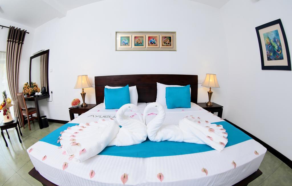 Coco Royal Beach Resort Kalutara Esterno foto