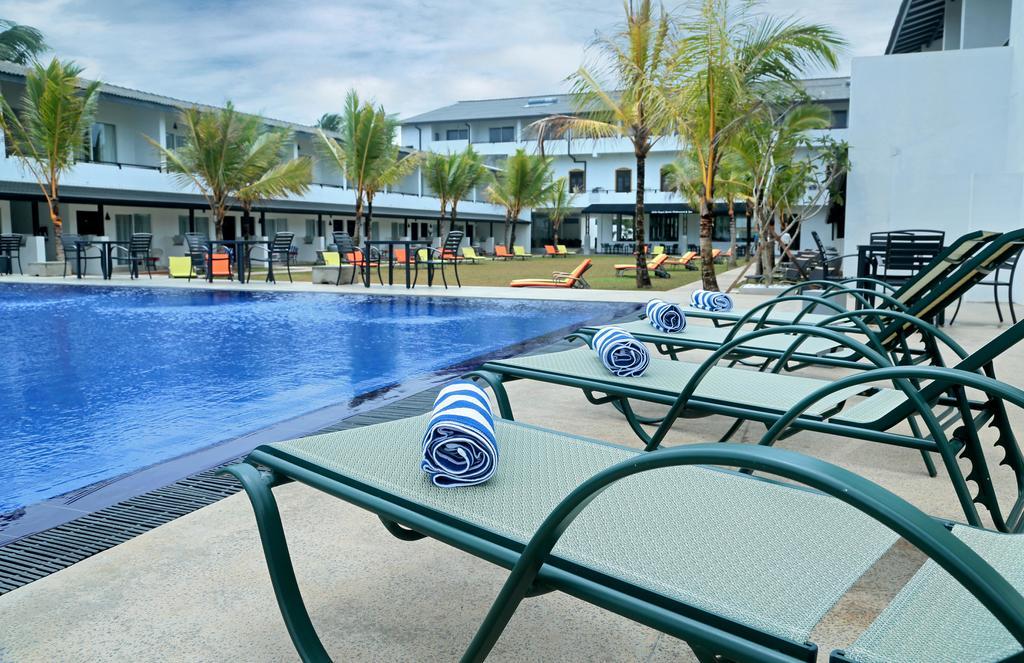 Coco Royal Beach Resort Kalutara Esterno foto